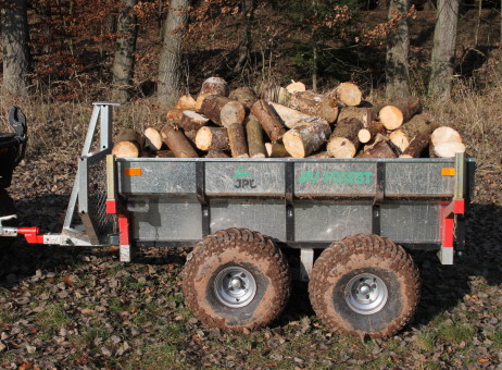 Přívěs Dělník za malotraktor