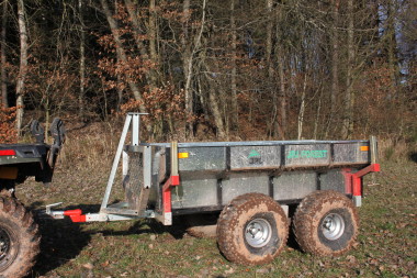Přívěs Dělník