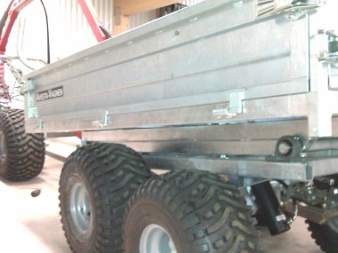 Přívěs Avesta FV 1400