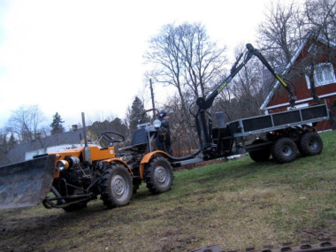 Přívěs VAHVA JUSSI 320 s korbou