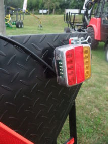 Magnetické LED světlo na přívěsy pro čtyřkolky