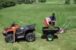 Pracovní čtyřkolka a sklopný přívěs