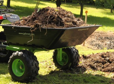 Přívěs za čtyřkolku s plastovou korbou